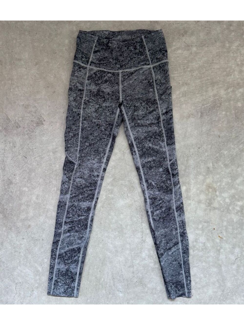 Lululemon Luxtreme Running Textured Gray High-Rise Leggings Side Pockets Size 4
